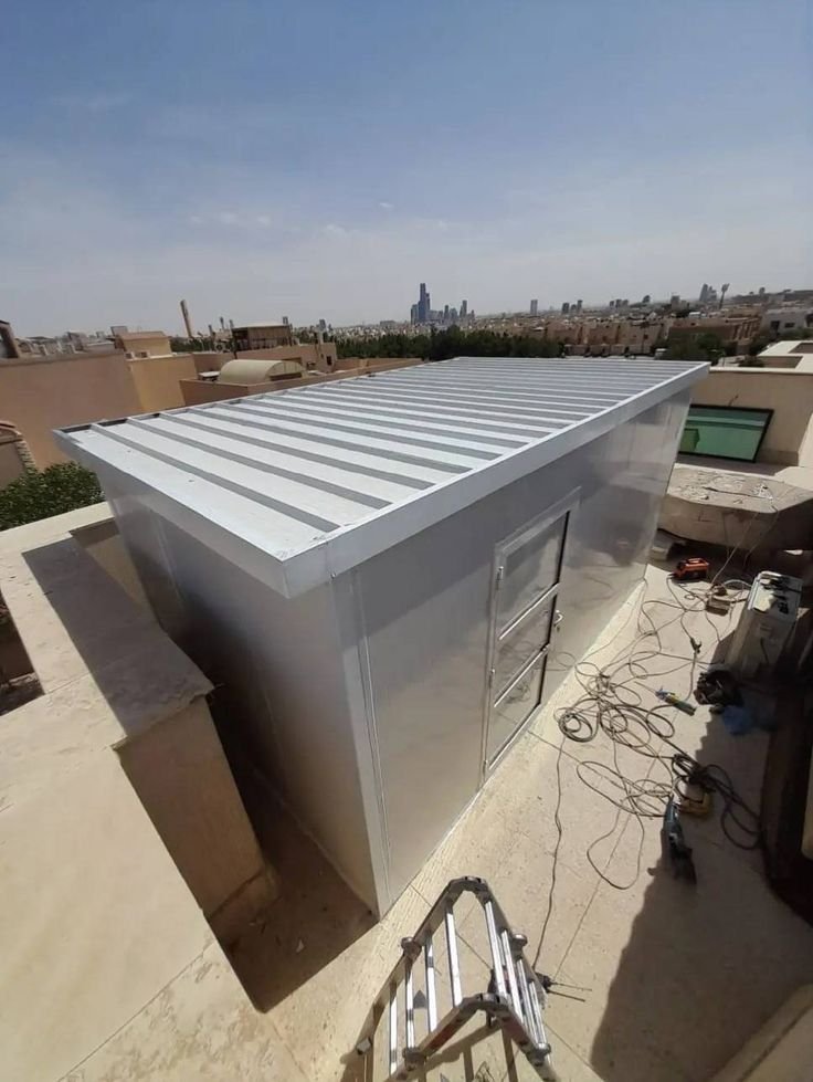 ملاحق ساندوتش بانل في جدة