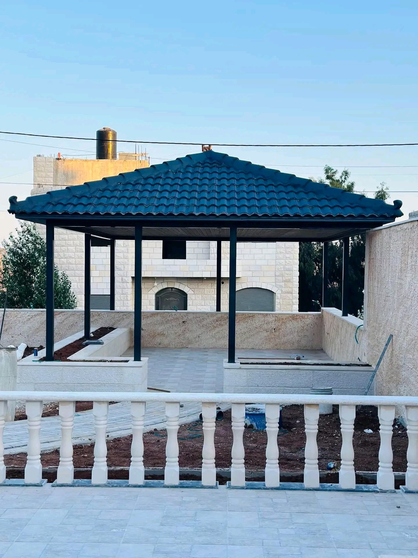 تنفيذ مظلات وتغطيات مداخل في جدة في جدة