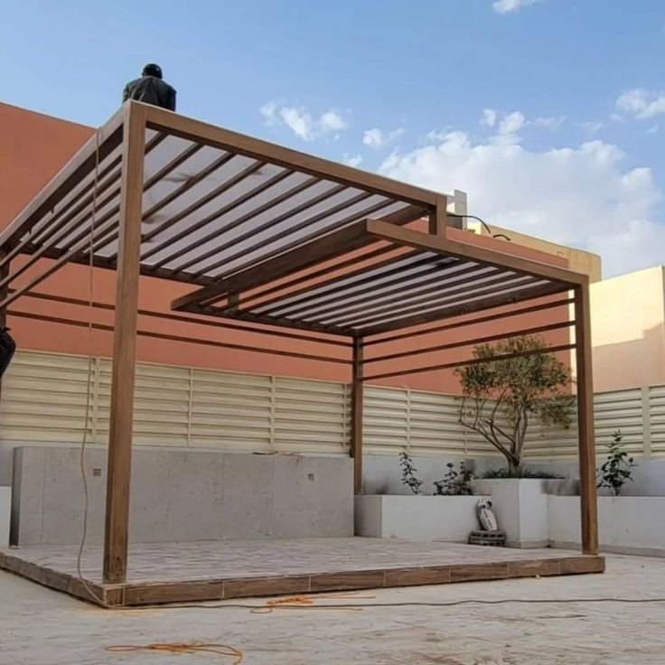صورة توضيحية لأعمال مظلات حدائق وبرجولات في جدة